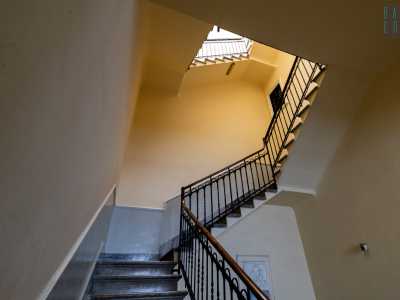 Ritorniamo sui nostri passi e ci spostiamo nel vano scala...